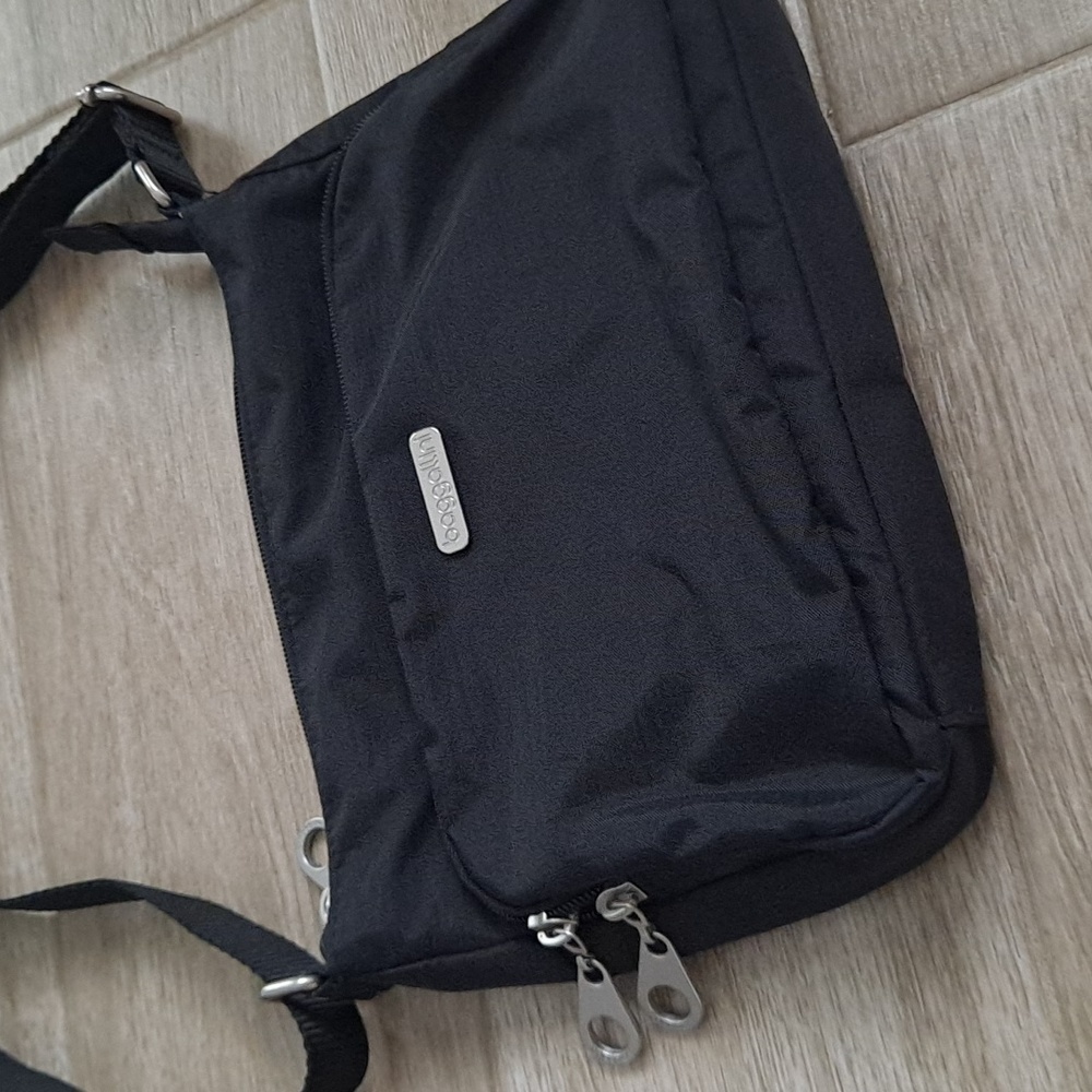 Baggallini Black Bag - image 3